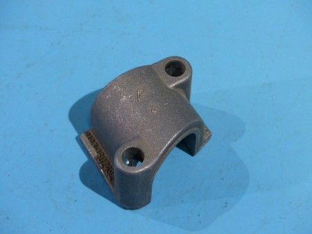 Flange receiver attachment clutch