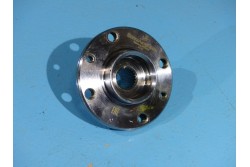 Front wheel hub