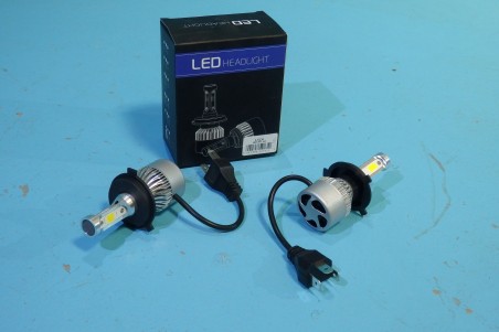 Paar H4-LED-Lampen